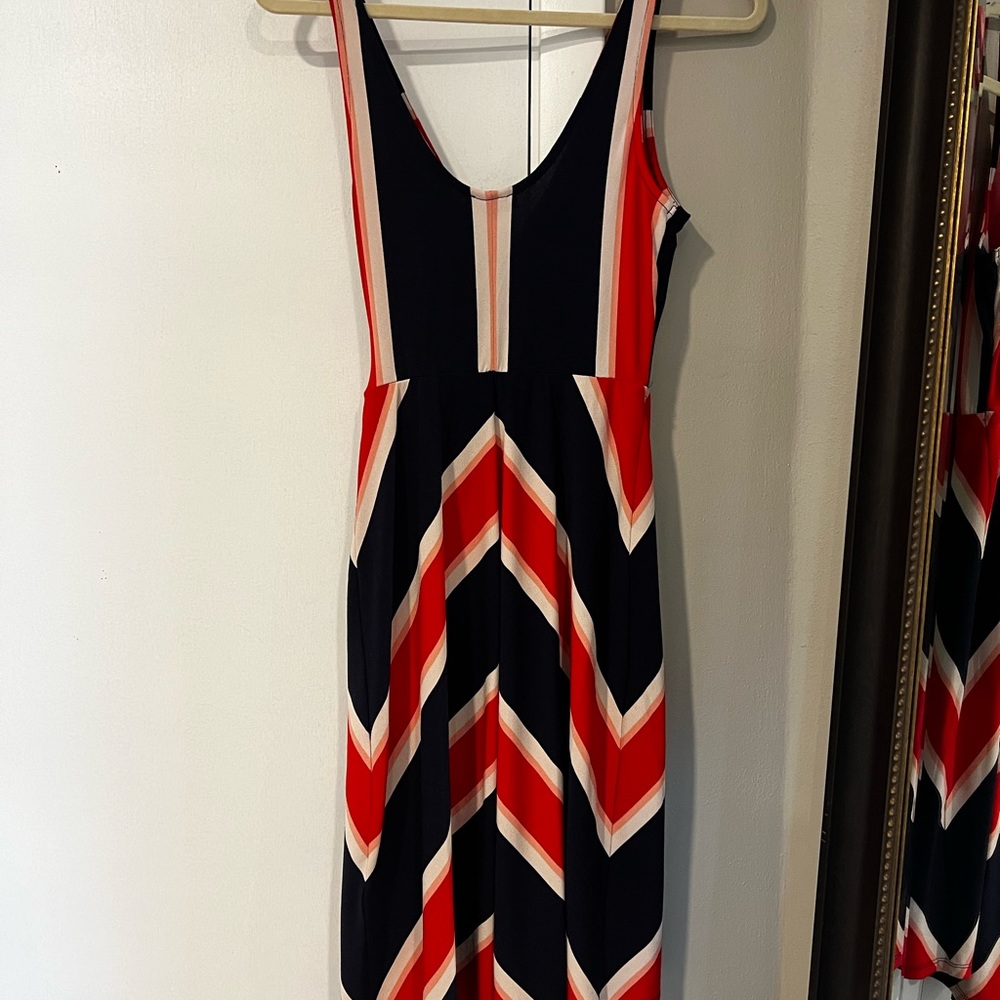 Express Dress - Picture 4 of 5